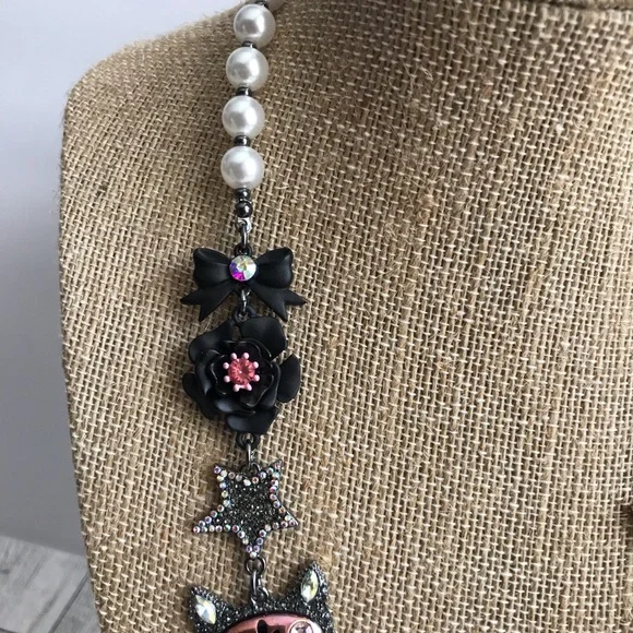 Betsey Johnson Spider Hand Cat Necklace - Picture 6 of 9